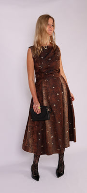 Just a Queen! Dress in brown silk